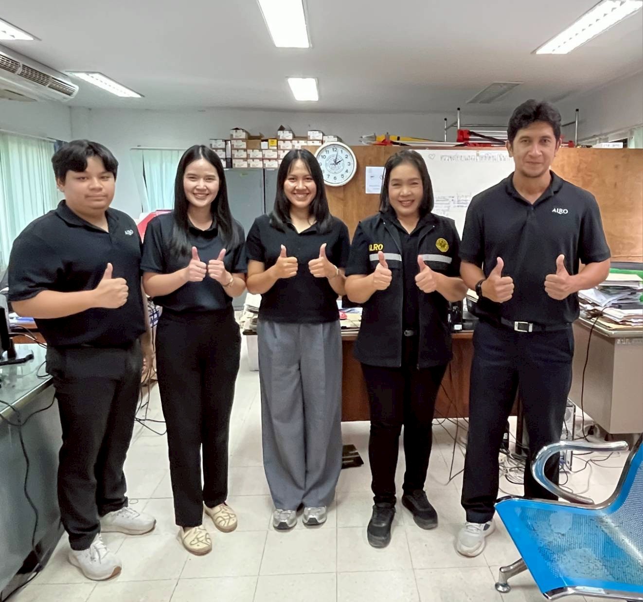 title - ผู้ตรวจราชการ ส.ป.ก. ประชุมติดตามผลการดำเนินงานตามแผนการตรวจราชการ ของ ส.ป.ก. ประจำปีงบประมาณ พ.ศ. 2569 รอบที่ 1 พร้อมลงพื้นที่มอบกิ่งพันธุ์โกโก้คุณภาพดีจำนวน 3,000 ต้น ณ จังหวัดชุมพร